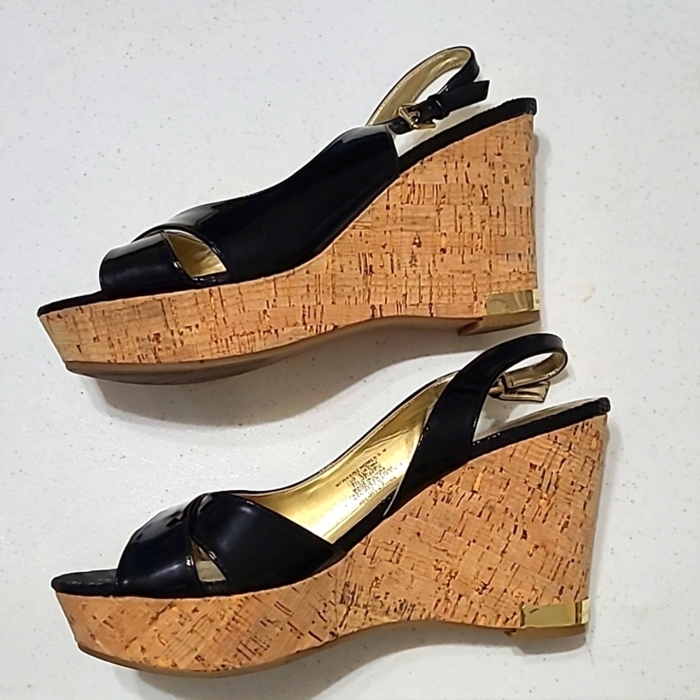 Marc Fisher black patent open-toe wedge sandals size 9.5 - Picture 3 of 11